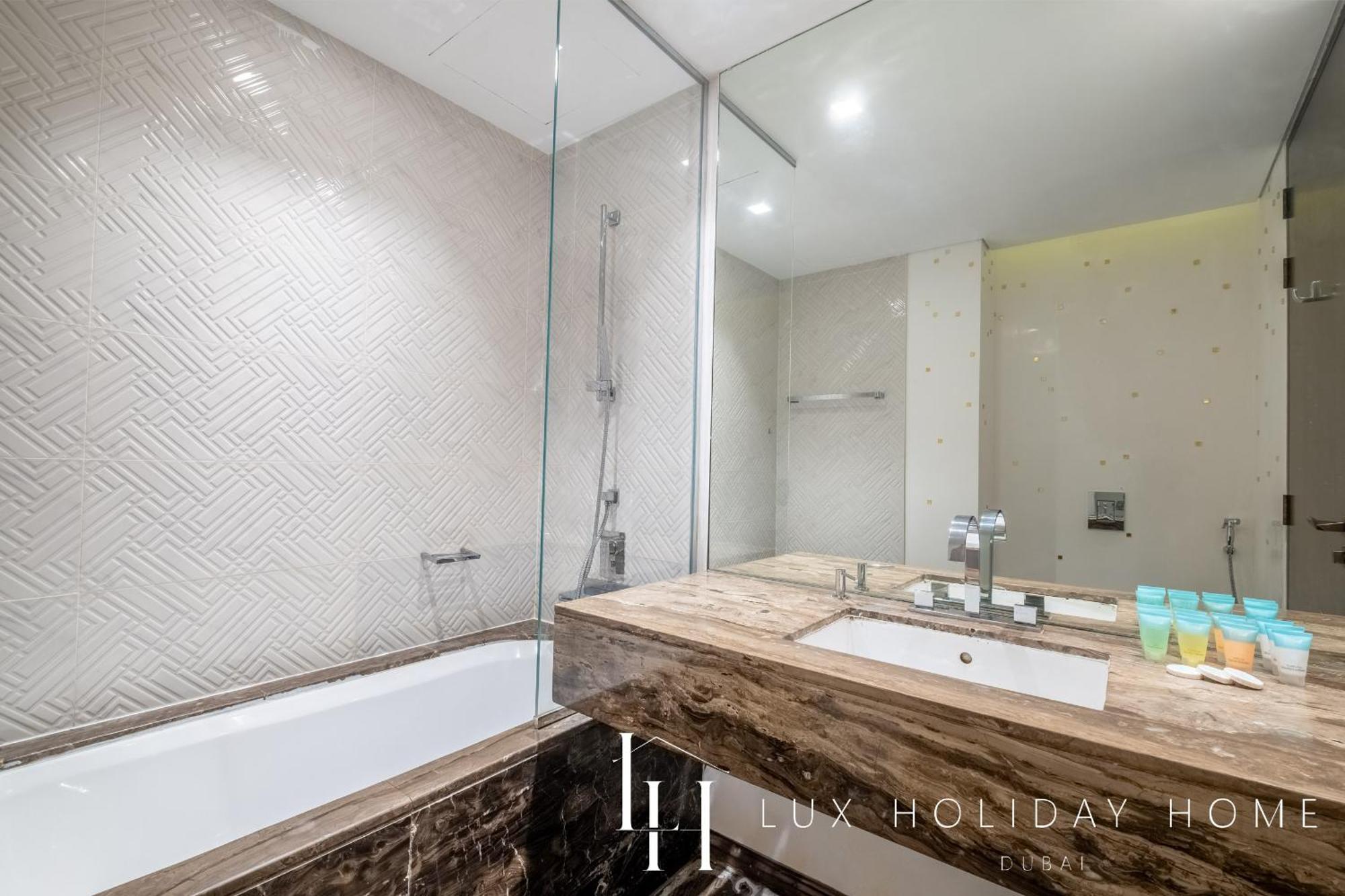 Lux - Lavish Suite With Full Palm Jumeirah View 1 Dubái Exterior foto