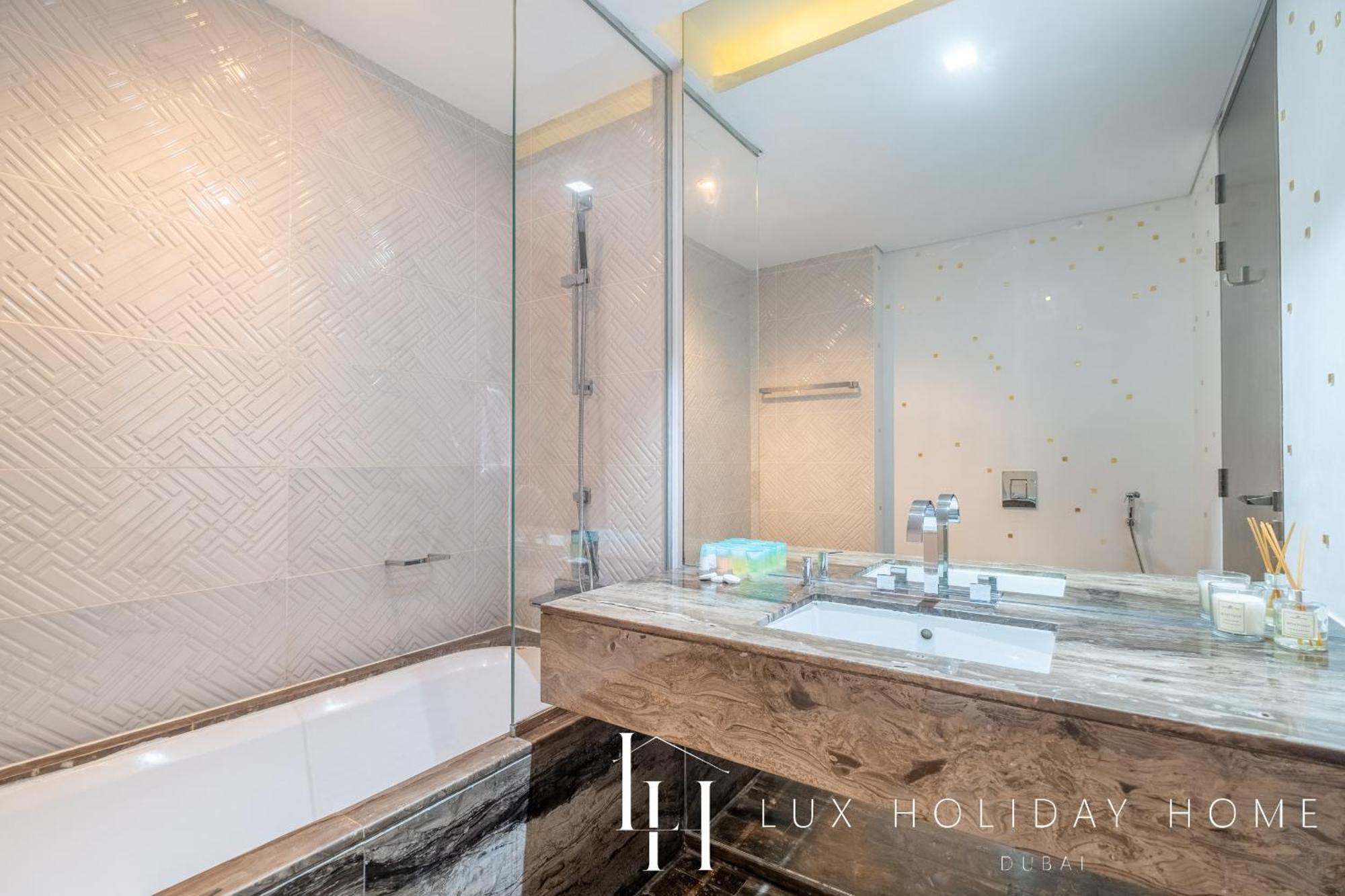 Lux - Lavish Suite With Full Palm Jumeirah View 1 Dubái Exterior foto